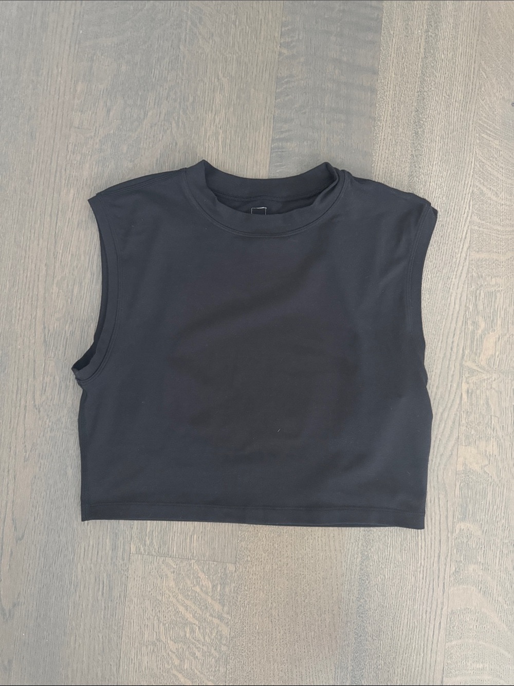 Vuori Black Sleeveless Crop Tank Top - Women's, Size XS